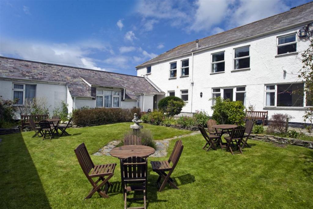Courtyard - Green Door Cottages Port Isaac Extérieur photo