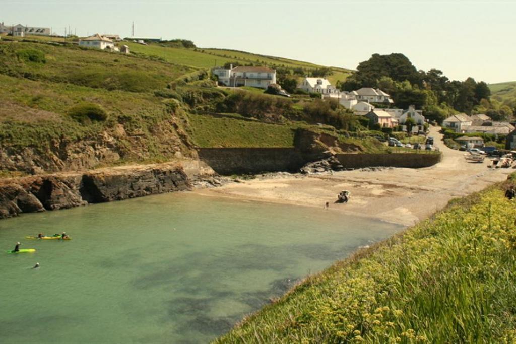 Courtyard - Green Door Cottages Port Isaac Extérieur photo